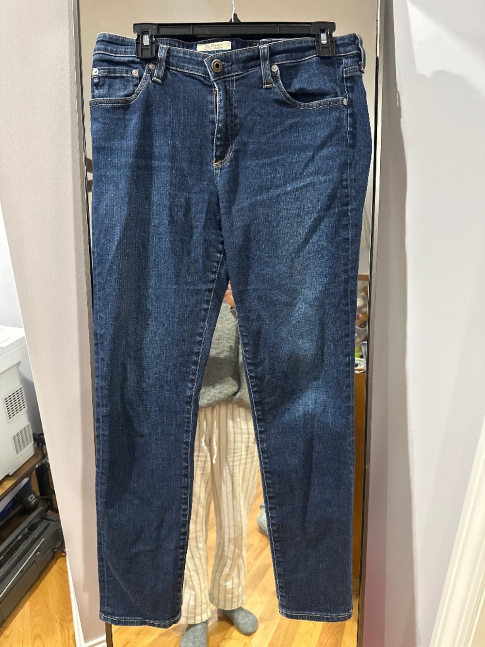 AG jeans. Mid rise cigarette dark blue size 31R